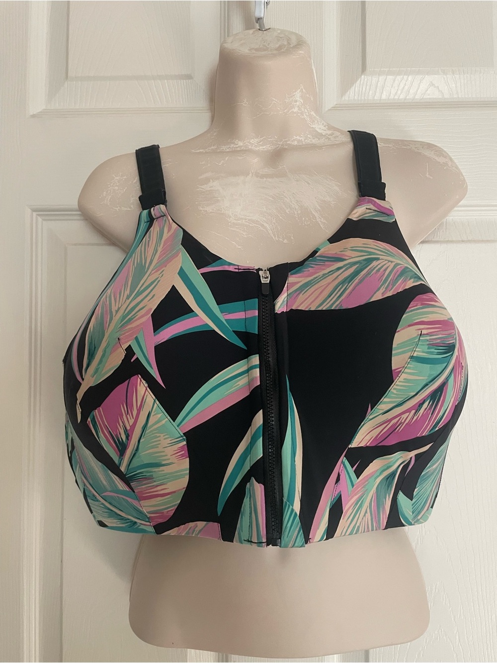Torrid Active Black Tropical Zip-Front Women's Sports Bra